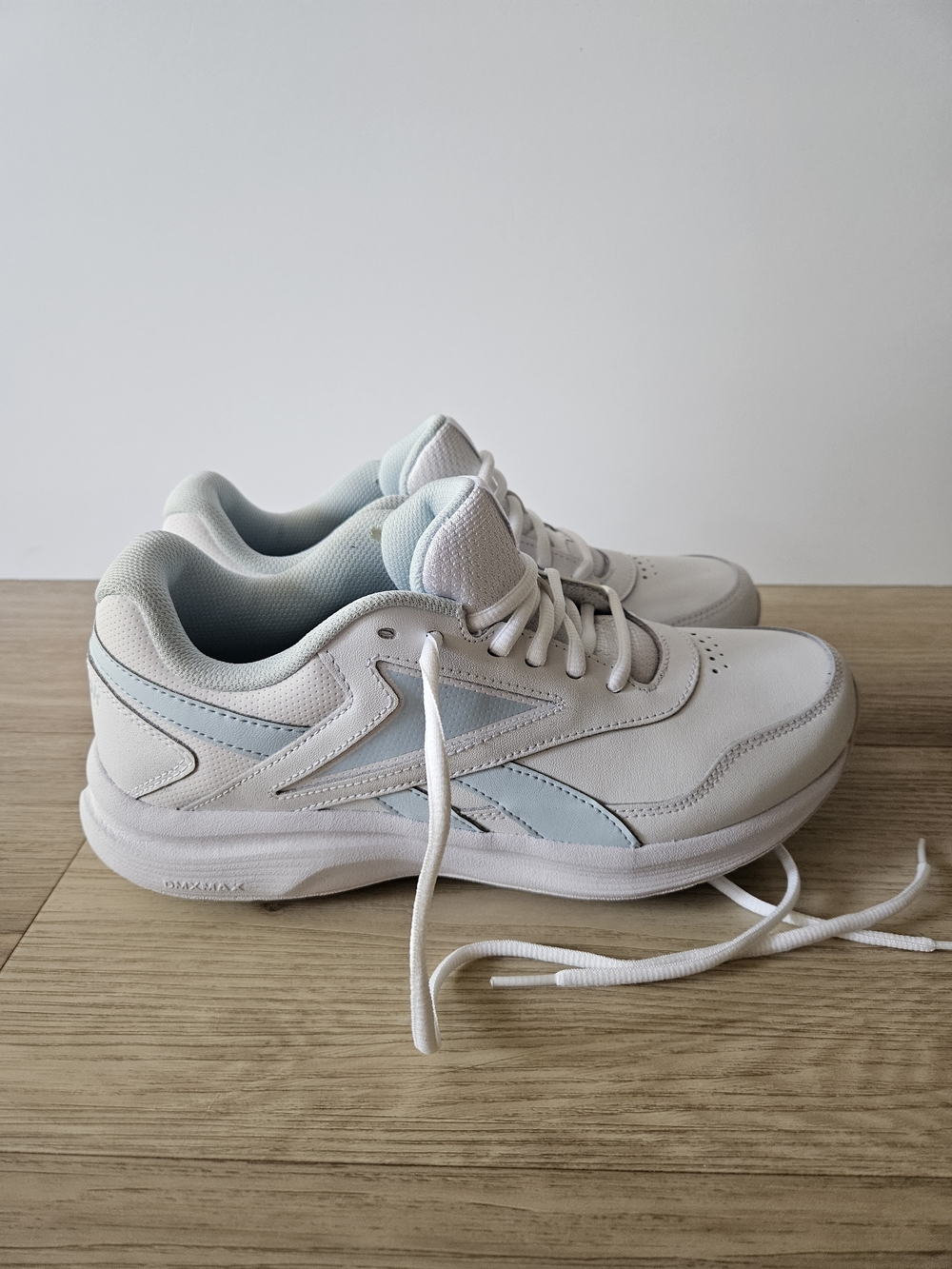 NEW Reebok Womens DMX MAX White Light Blue Casual Shoes Sneakers Size 8.5